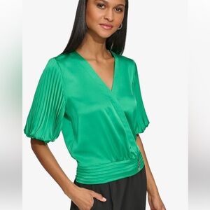 Karl Lagerfeld Paris womens Pleated Sleeve Blouse Size Medium